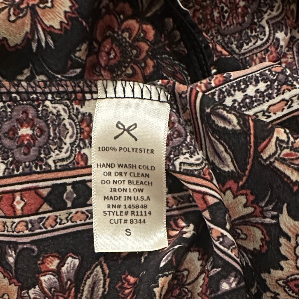 Everly Floral Print V-Neck Long Sleeve  Romper - Picture 5 of 5